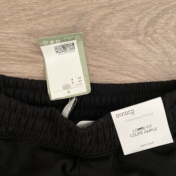 Wide-Leg Joggers - Picture 8 of 8